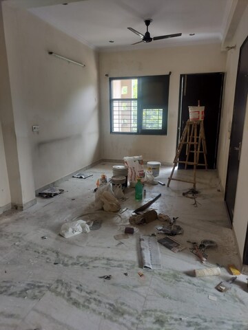 Master Bedroom in 1 BHK Builder Floor at Sector 40 – for Rent