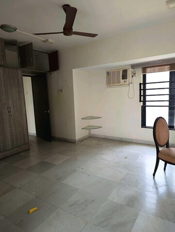 Room in 3.5 BHK Apartment at Chaitanya Tower, Prabhadevi – for Sale