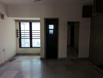 Room in 3.5 BHK Apartment at Chaitanya Tower, Prabhadevi – for Sale