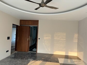 Room in 5 BHK Villa at Unitech Uniworld Resorts-The Residences, Sector 33 – for Sale