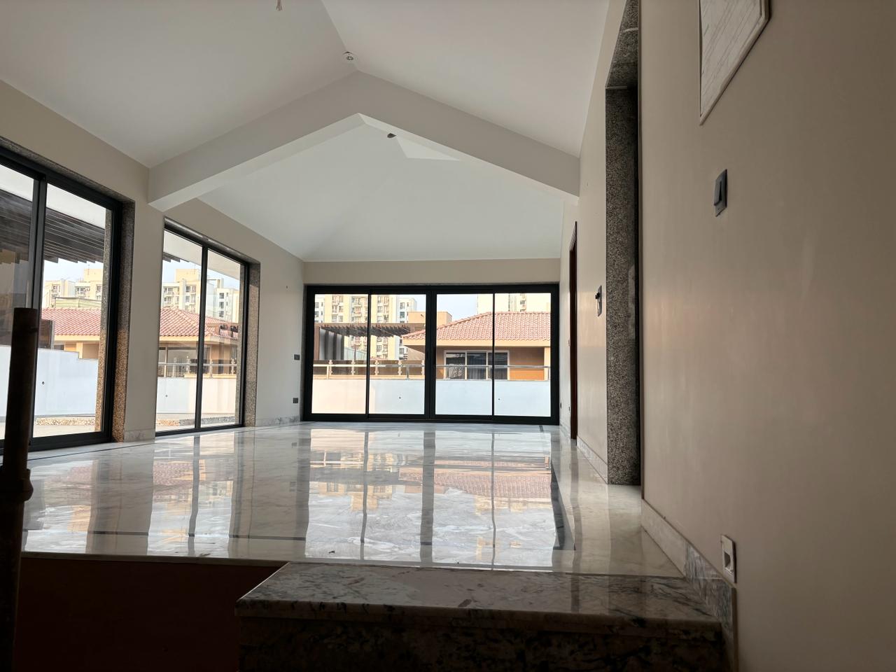 5 BHK + Pooja Room,Servant Room 6868 Sq.Ft. Villa in Unitech Uniworld Resorts-The Residences