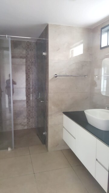  5 BHK Villa at Unitech Uniworld Resorts-The Residences, Sector 33 – for Sale
