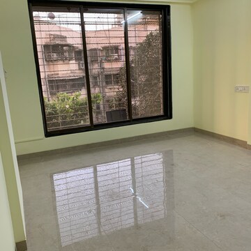 Room in 1 BHK Apartment at Alpha Residency Borivali, Eksar – for Rent