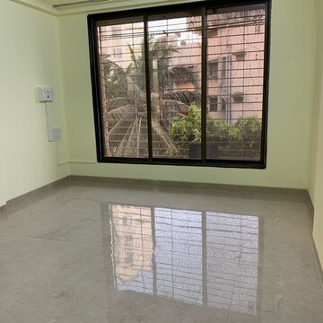 Room in 1 BHK Apartment at Alpha Residency Borivali, Eksar – for Rent