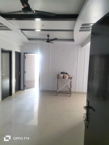 Room in 3 BHK Apartment at Proview Officer City 2, Raj Nagar Extension – for Rent