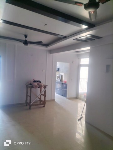 Room in 3 BHK Apartment at Proview Officer City 2, Raj Nagar Extension – for Rent