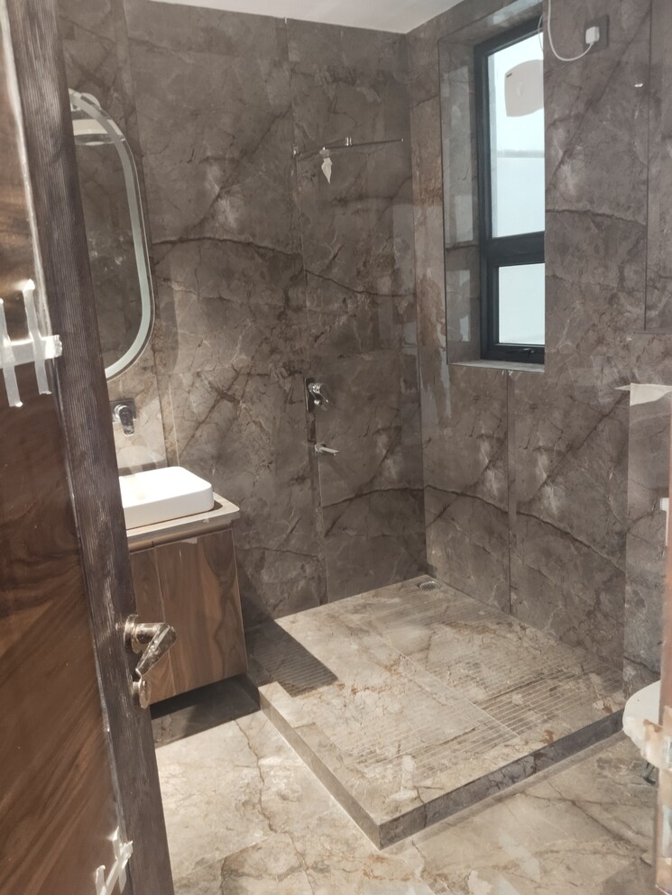 Bathroom, unitech-uniworld-resorts-the-residences 5 Bedroom 7000 Sq.Ft. Villa In Sector 33 Gurgaon 8216672