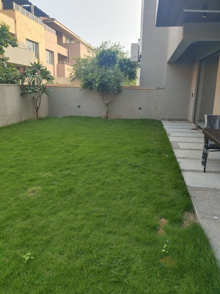 Garden, unitech-uniworld-resorts-the-residences 5 Bedroom 7000 Sq.Ft. Villa In Sector 33 Gurgaon 8216672