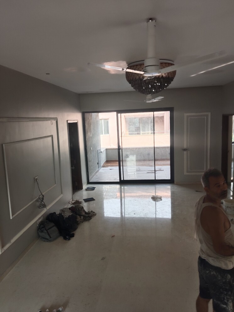 Living Room, unitech-uniworld-resorts-the-residences 5 Bedroom 7000 Sq.Ft. Villa In Sector 33 Gurgaon 8216672