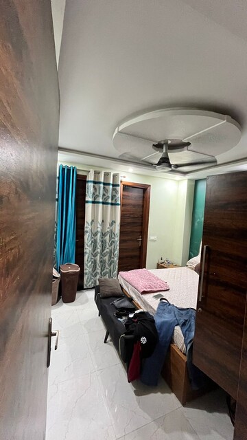 Master Bedroom in 2 BHK Builder Floor at Sector 47 – for Rent