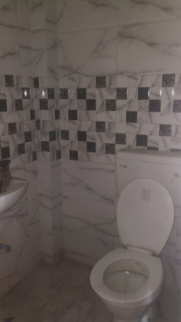 Bathroom in 2 BHK Independent House at Sahar Plaza Indira Nagar, Indira Nagar – for Rent