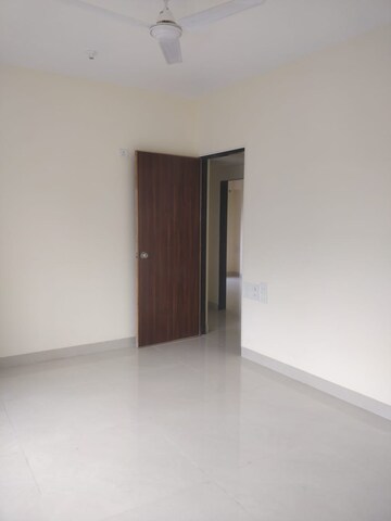 Room in 3 BHK Apartment at Vile Parle East – for Rent