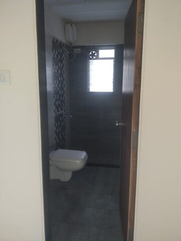 Room in 3 BHK Apartment at Vile Parle East – for Rent