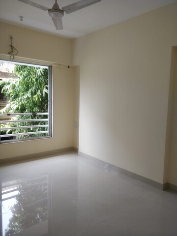 Room in 3 BHK Apartment at Vile Parle East – for Rent