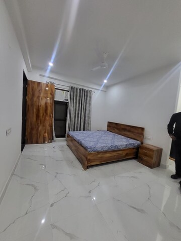 Living Room in 3 BHK Builder Floor at Super Mart 1, Sector 27 – for Rent