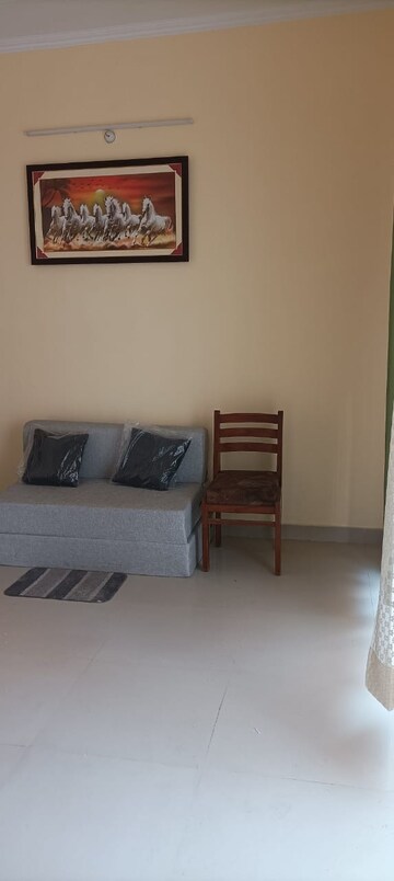 Living Room in 3 BHK Apartment at Gomti Nagar – for Rent