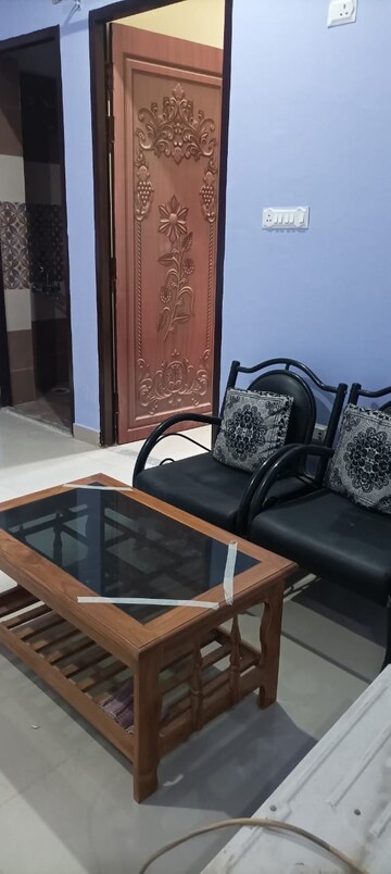 Living Room in 3 BHK Apartment at Gomti Nagar – for Rent