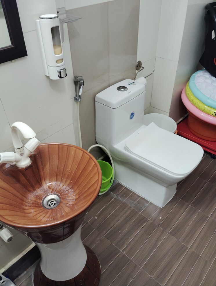 Bathroom, sg-impression-plus 2 Bedroom 960 Sq.Ft. Apartment In Raj Nagar Extension Ghaziabad 8216801