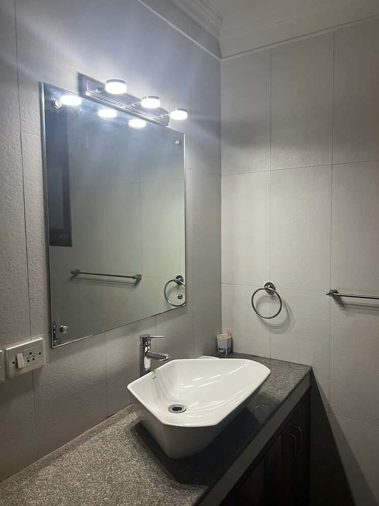 Bathroom, saket 3 Bedroom 2250 Sq.Ft. Builder Floor In Saket Delhi 8216804