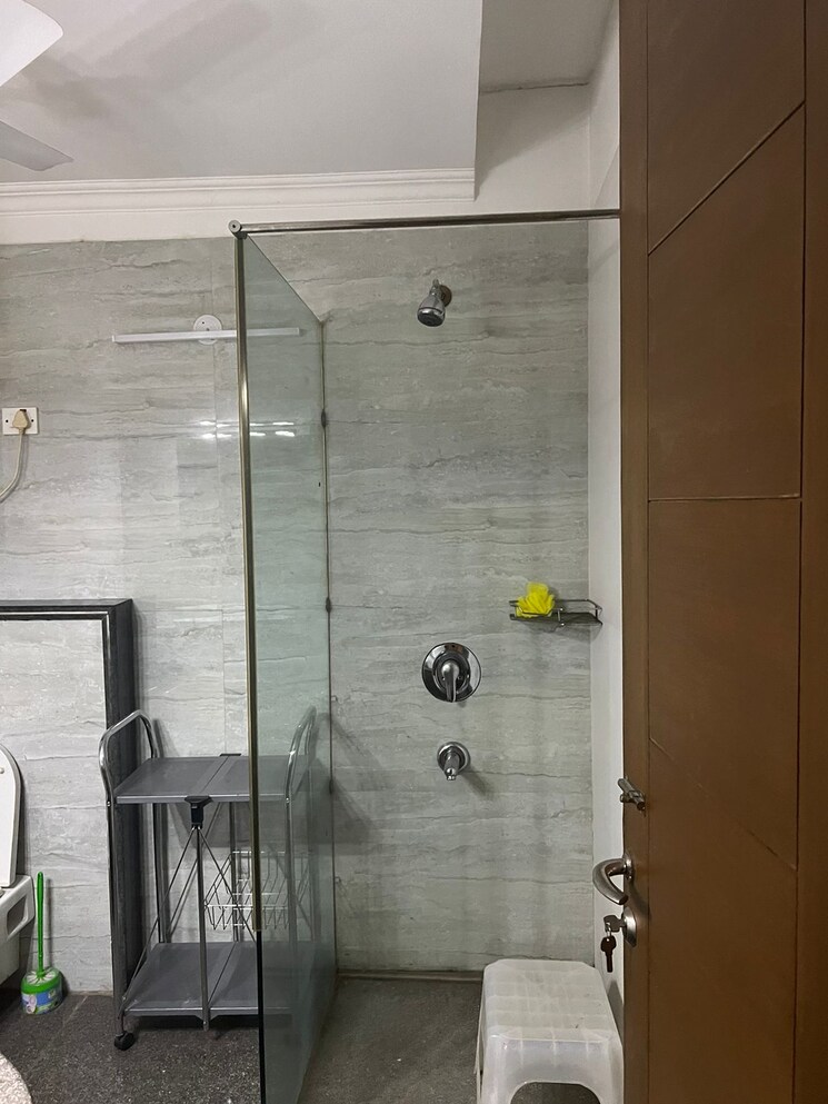 Bathroom, saket 3 Bedroom 2250 Sq.Ft. Builder Floor In Saket Delhi 8216804