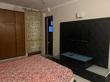 Bedroom in 3 BHK Builder Floor at Saket – for Rent