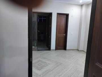 Room in 2 BHK Builder Floor at Sector 46 – for Rent