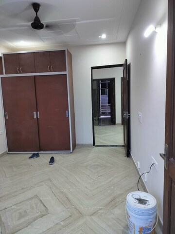 Room in 2 BHK Builder Floor at Sector 46 – for Rent