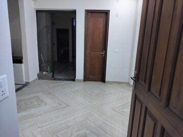 Room in 2 BHK Builder Floor at Sector 46 – for Rent