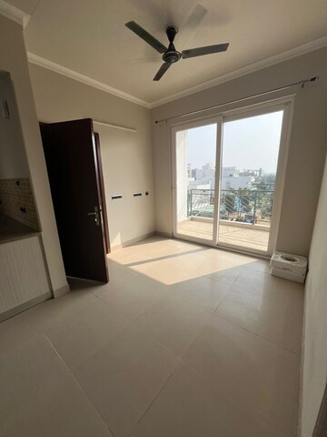 Room in 2.5 BHK Builder Floor at Central Park 3 Flower Valley, Sohna Sector 33 – for Rent
