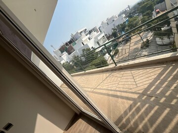 Balcony in 2.5 BHK Builder Floor at Central Park 3 Flower Valley, Sohna Sector 33 – for Rent