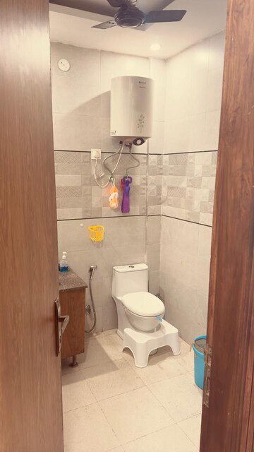 Bathroom in 2 BHK Builder Floor at Sector 30 – for Rent