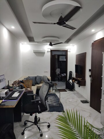 Master Bedroom in 2 BHK Builder Floor at Sector 30 – for Rent