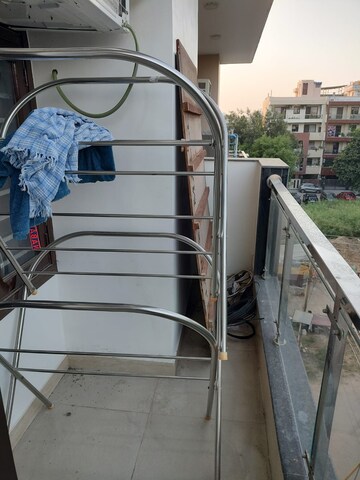 Balcony in 2 BHK Builder Floor at Sector 30 – for Rent