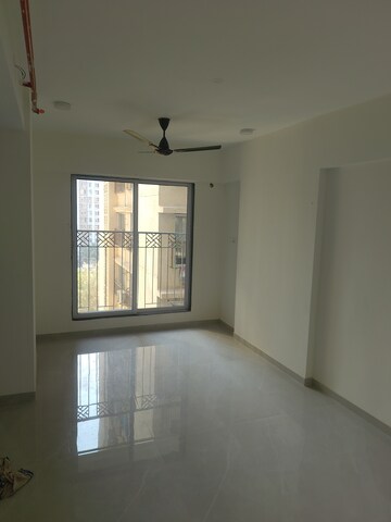 Room in 1 BHK Apartment at Vaibhavlaxmi East Syde, Ghatkopar East – for Rent