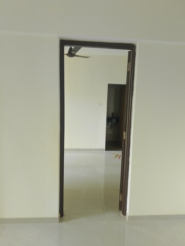 Room in 1 BHK Apartment at Vaibhavlaxmi East Syde, Ghatkopar East – for Rent