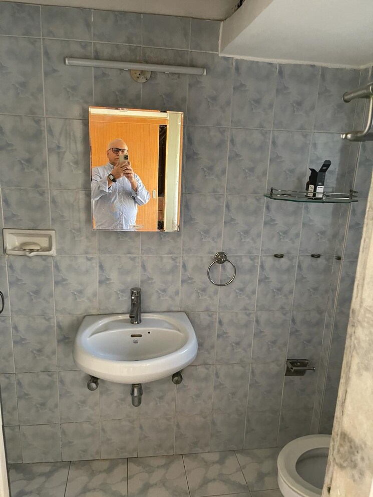 Bathroom, andheri west 3.5 Bedroom 1500 Sq.Ft. Apartment In Andheri West Mumbai 8216888