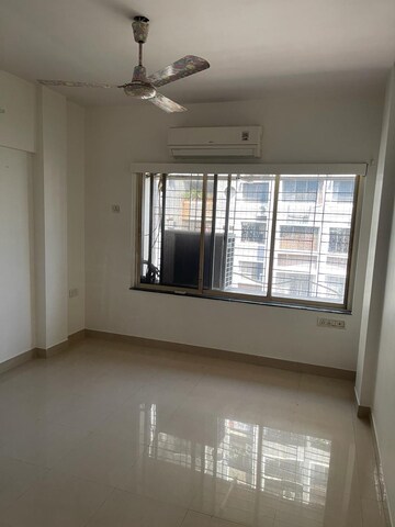 Bedroom in 3.5 BHK Apartment at Andheri West – for Sale