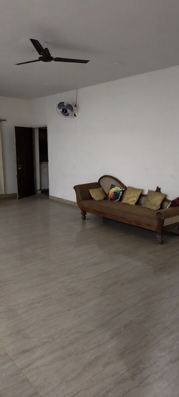 Living Room in 1.5 BHK Apartment at Shankar Nagar – for Rent