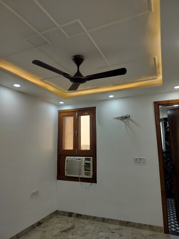 Room in 3 BHK Apartment at Sector 13, Dwarka – for Sale