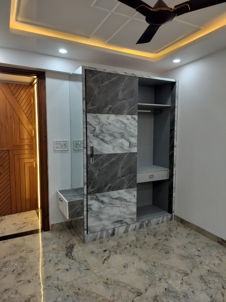 Room, sector 13 dwarka 3 Bedroom 1650 Sq.Ft. Apartment In Sector 13, Dwarka Delhi 8216990