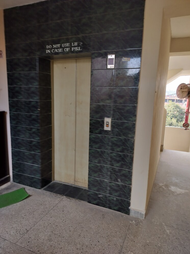 undefined, sector 13 dwarka 3 Bedroom 1650 Sq.Ft. Apartment In Sector 13, Dwarka Delhi 8216990