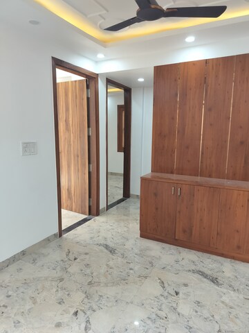 Room in 3 BHK Apartment at Sector 13, Dwarka – for Sale