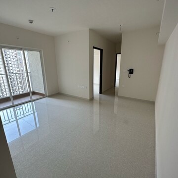 Room in 2 BHK Apartment at Lodha Amara Tower 6 and 22, Sandoz Baug – for Sale