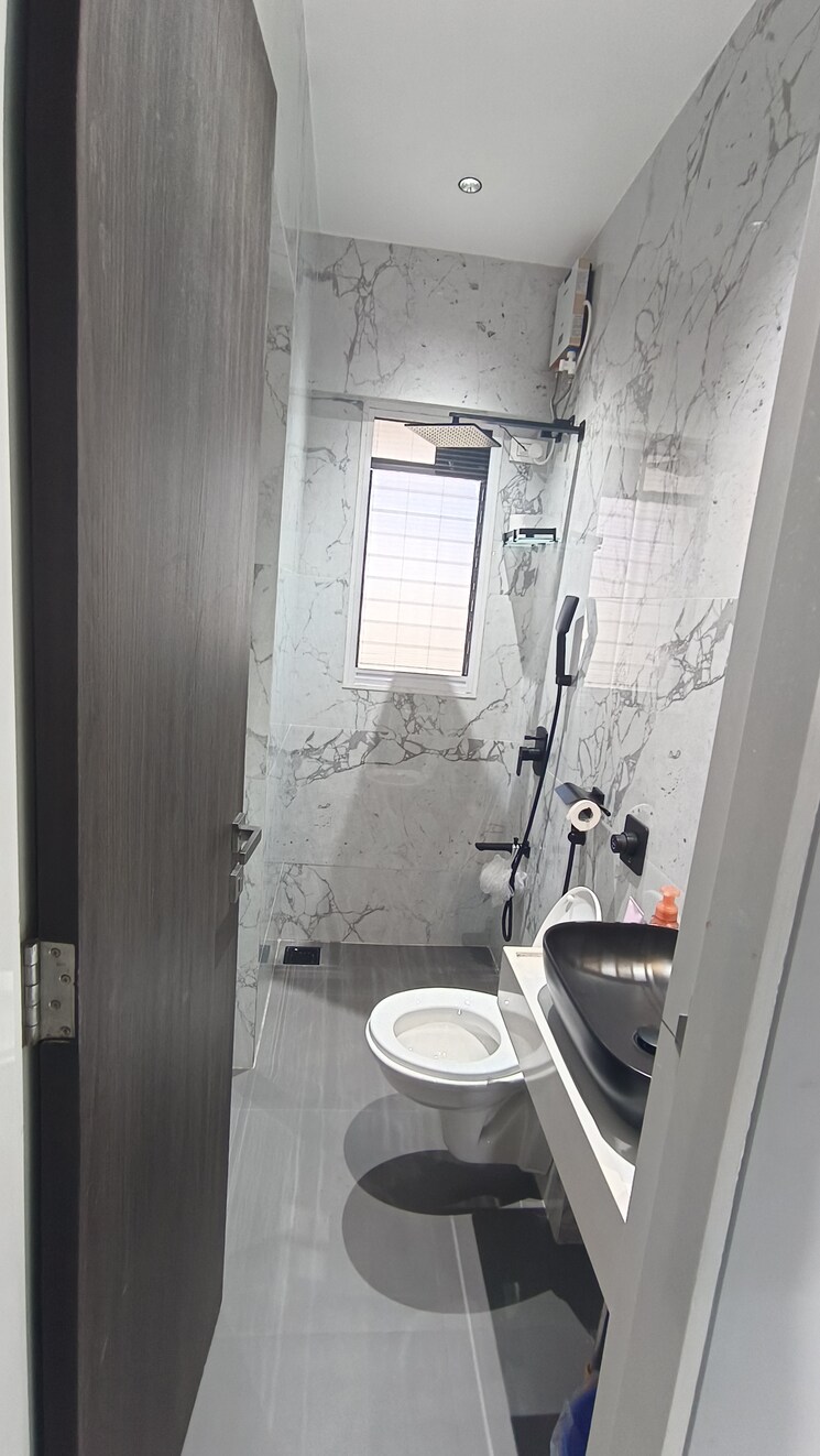 Bathroom, platinum-pristine 4 Bedroom 1100 Sq.Ft. Apartment In Andheri West Mumbai 8216993