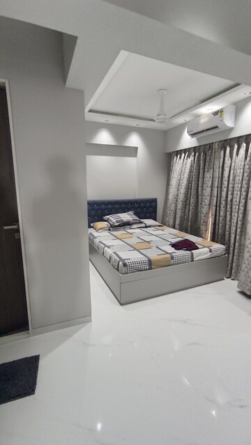 Bedroom in 4 BHK Apartment at Platinum Pristine, Andheri West – for Sale