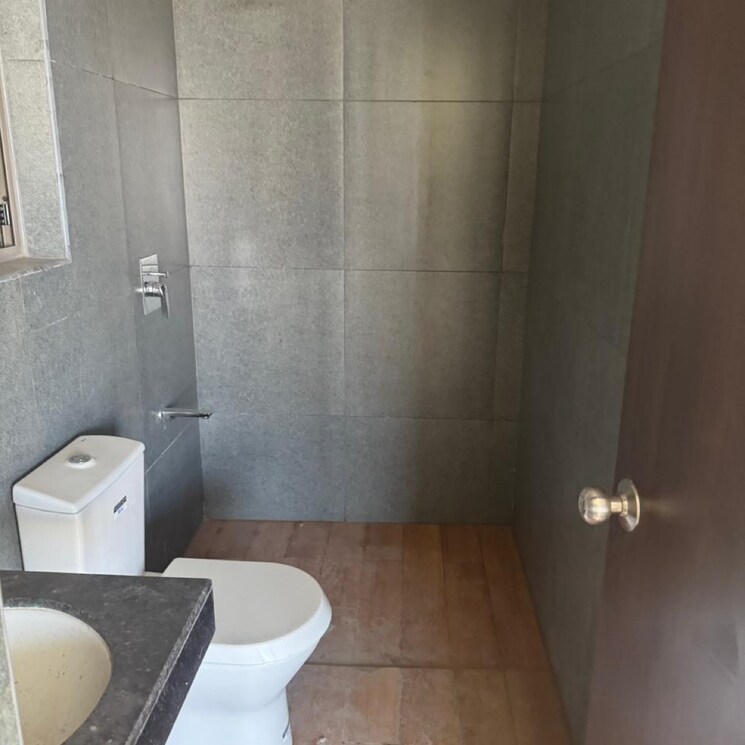Bathroom, kalpataru-paramount-d 2 Bedroom 711 Sq.Ft. Apartment In Majiwada Thane 8216992