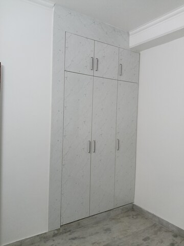 Furnished Amenities in 2 BHK Builder Floor at Shalimar Apartments Shalimar Garden, Shalimar Garden – for Sale