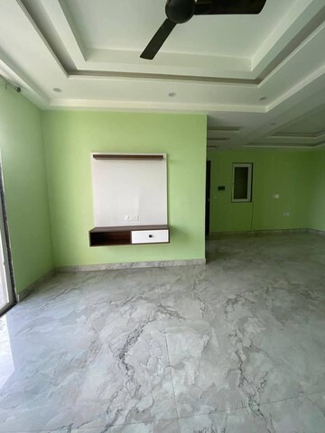 Room in 2 BHK Builder Floor at Ansal Plaza Sector-23, Sector 23 – for Rent