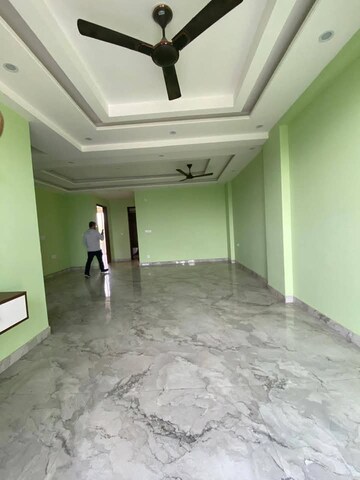 Parking in 2 BHK Builder Floor at Ansal Plaza Sector-23, Sector 23 – for Rent