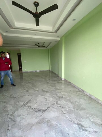 Parking in 2 BHK Builder Floor at Ansal Plaza Sector-23, Sector 23 – for Rent